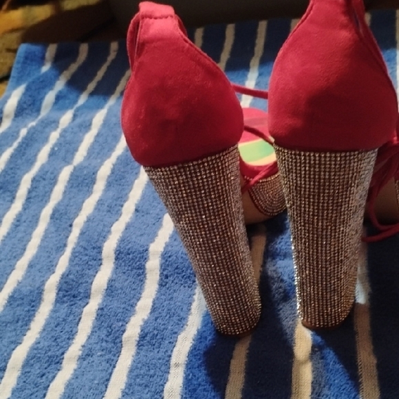 Elegant Red Strappy Heels with Glitter Block Heel - Picture 3 of 10